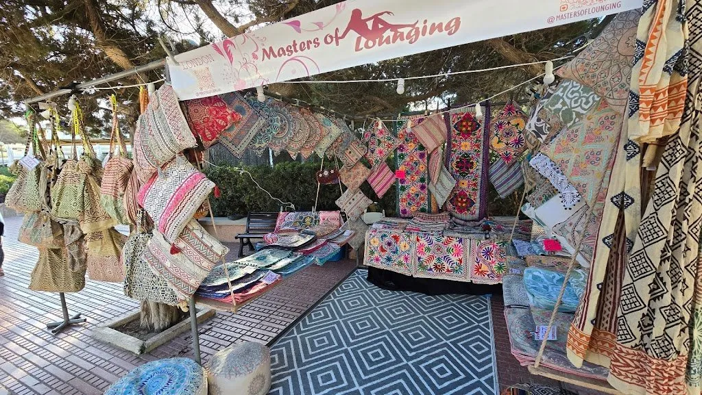 Hippiemarkt van Cala Llonga, hippiemarkt op Ibiza