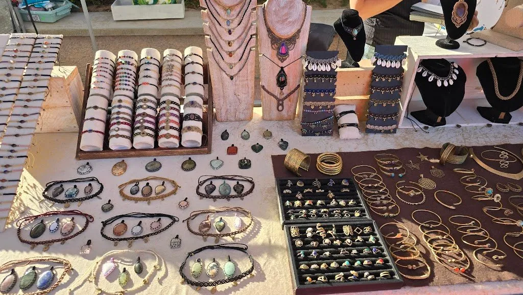 Hippiemarkt van Cala Llonga, hippiemarkt op Ibiza
