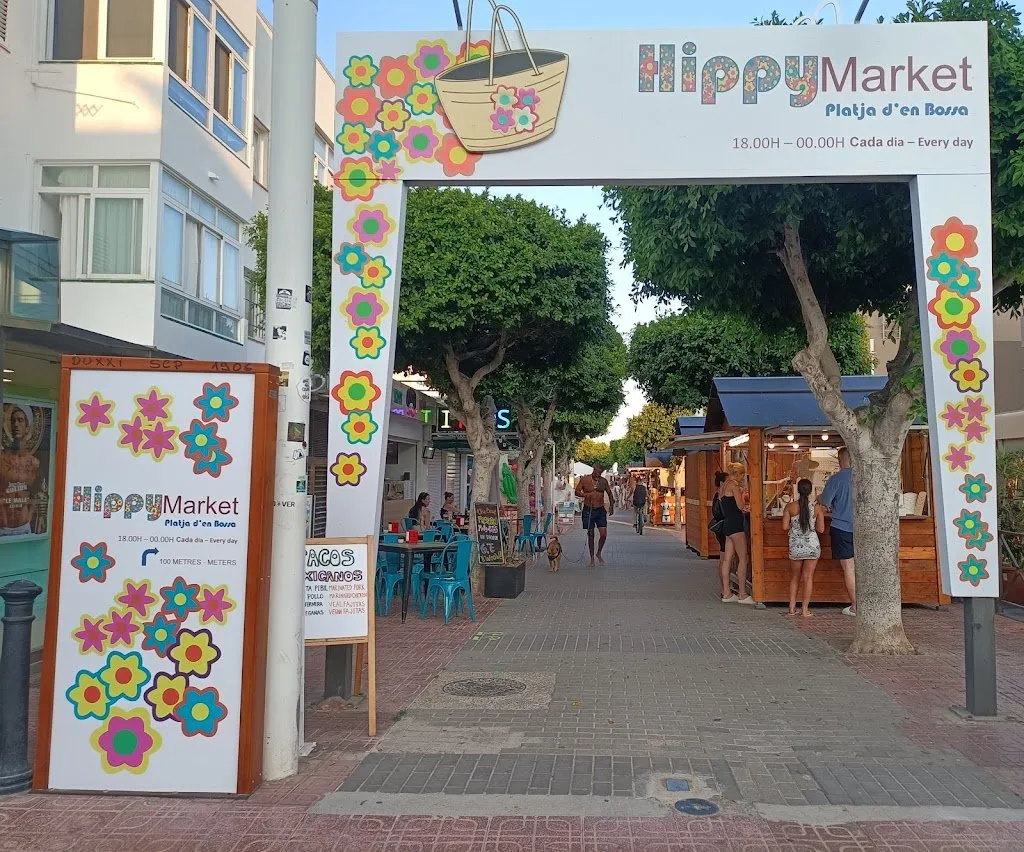 Hippiemarkt van Platja d’en Bossa, hippiemarkt op Ibiza