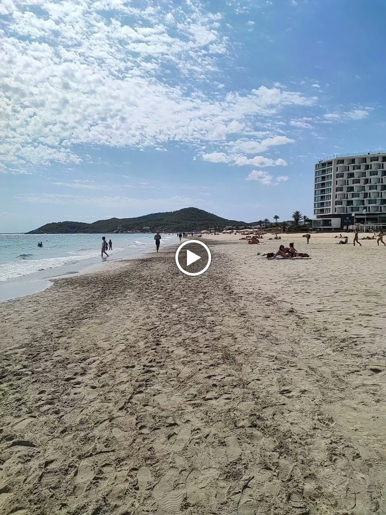 Platja d’en Bossa (Sant Josep), strand op Ibiza