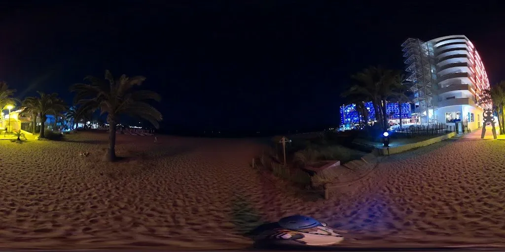 Platja d’en Bossa (Sant Josep), strand op Ibiza
