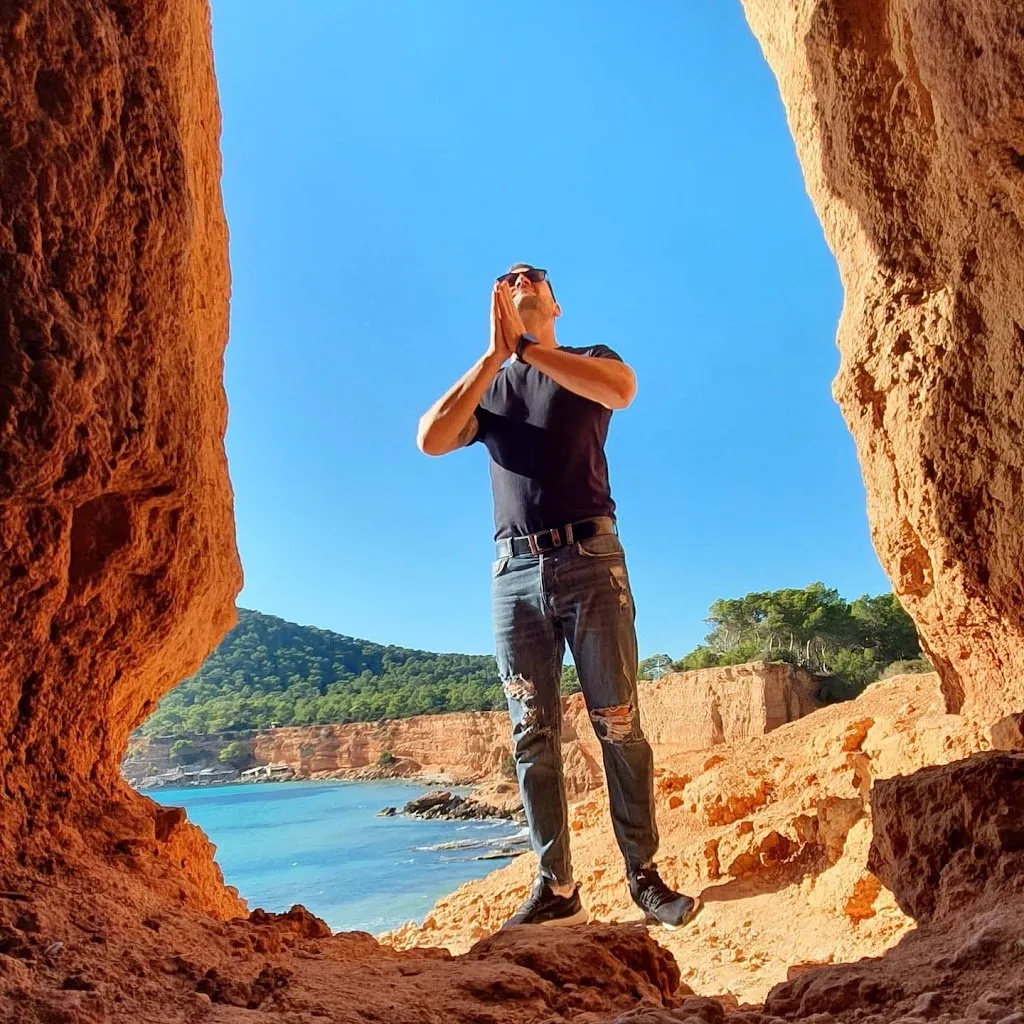 Bunker en tunnel van Es Bol Nou, secret spot op Ibiza