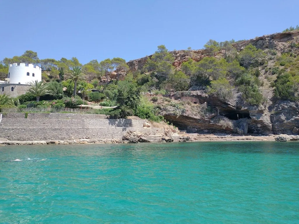 Cala Es Canaret, strand op Ibiza