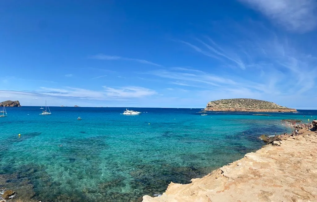 Cala Escondida, strand op Ibiza