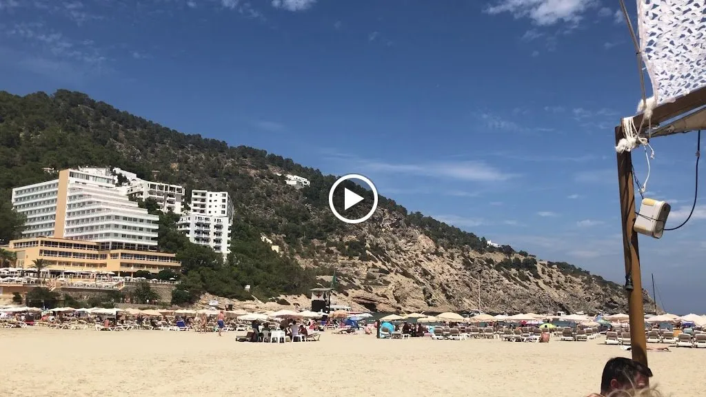 Cala Llonga, strand op Ibiza