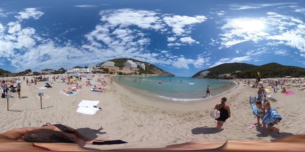 Cala Llonga, strand op Ibiza