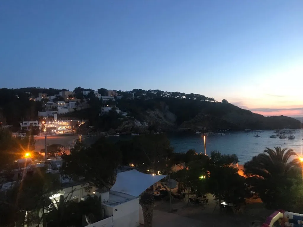 Cala Vedella, strand op Ibiza