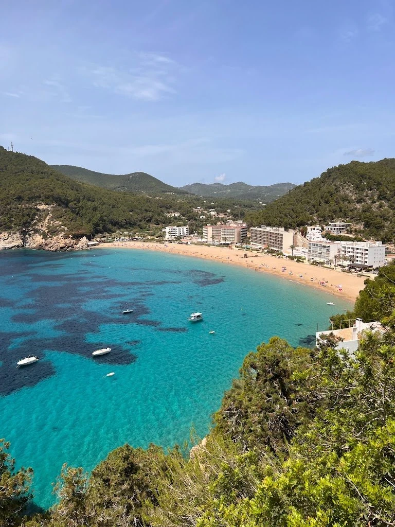 Cala de Sant Vicent, strand op Ibiza