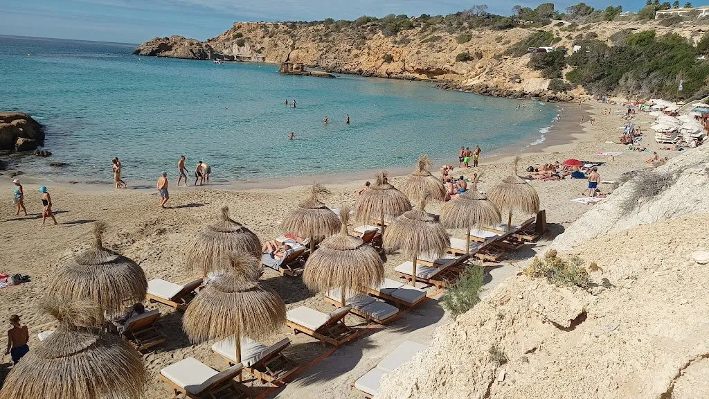 Casetes de pescadors de Cala Tarida, strand op Ibiza