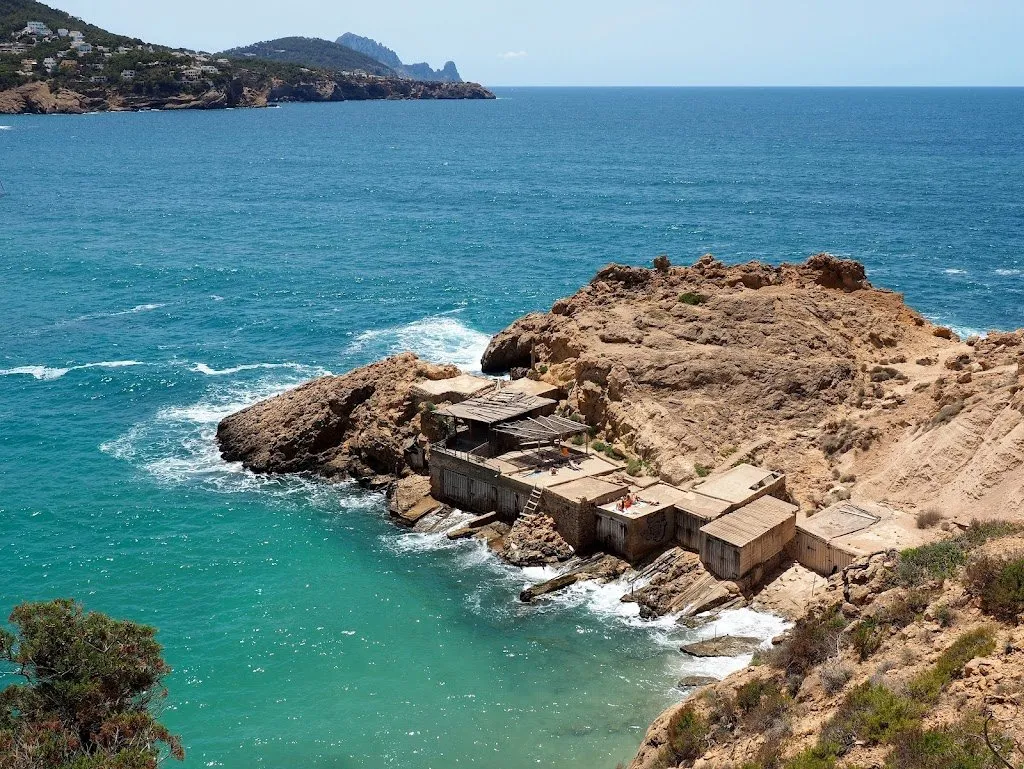 Casetes de pescadors de Cala Tarida, strand op Ibiza