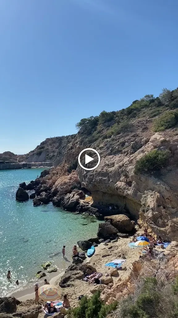 Casetes de pescadors de Cala Tarida, strand op Ibiza