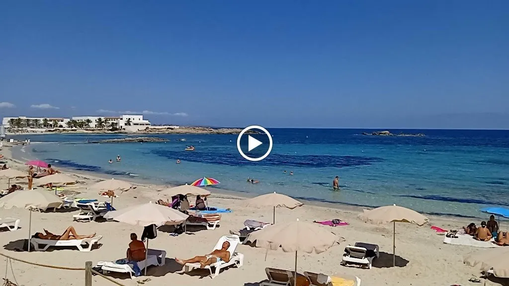 Es Pujols, strand op Formentera