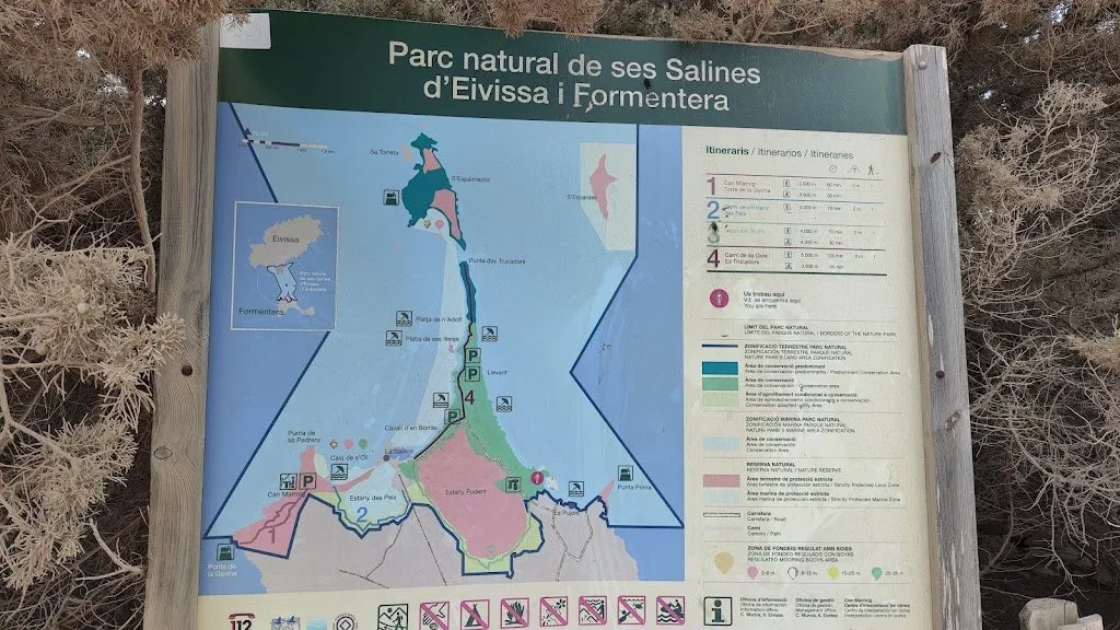 Es Pujols, strand op Formentera