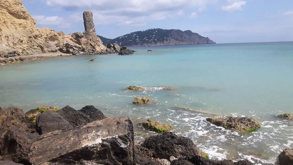 Hartjesrots (Es Paller d’en Camp), secret spot op Ibiza