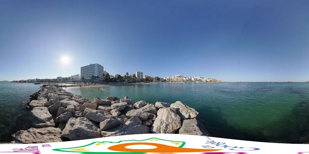 Platja de ses Figueretes, strand op Ibiza