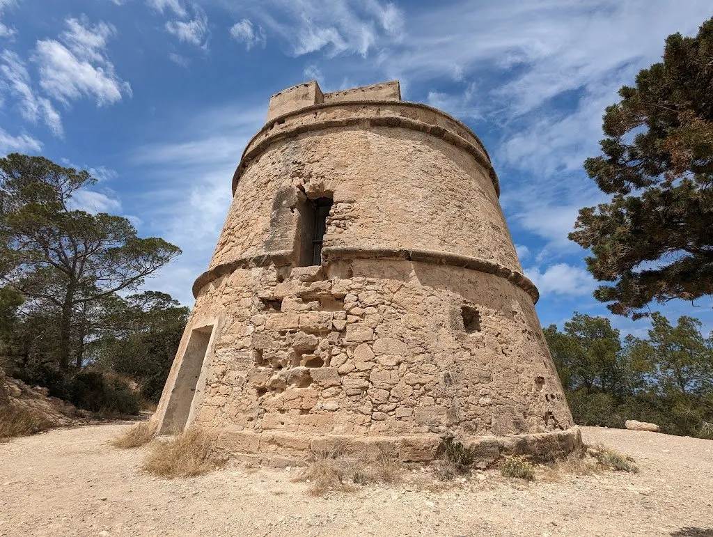 Torre de Portinatx, secret spot op Ibiza