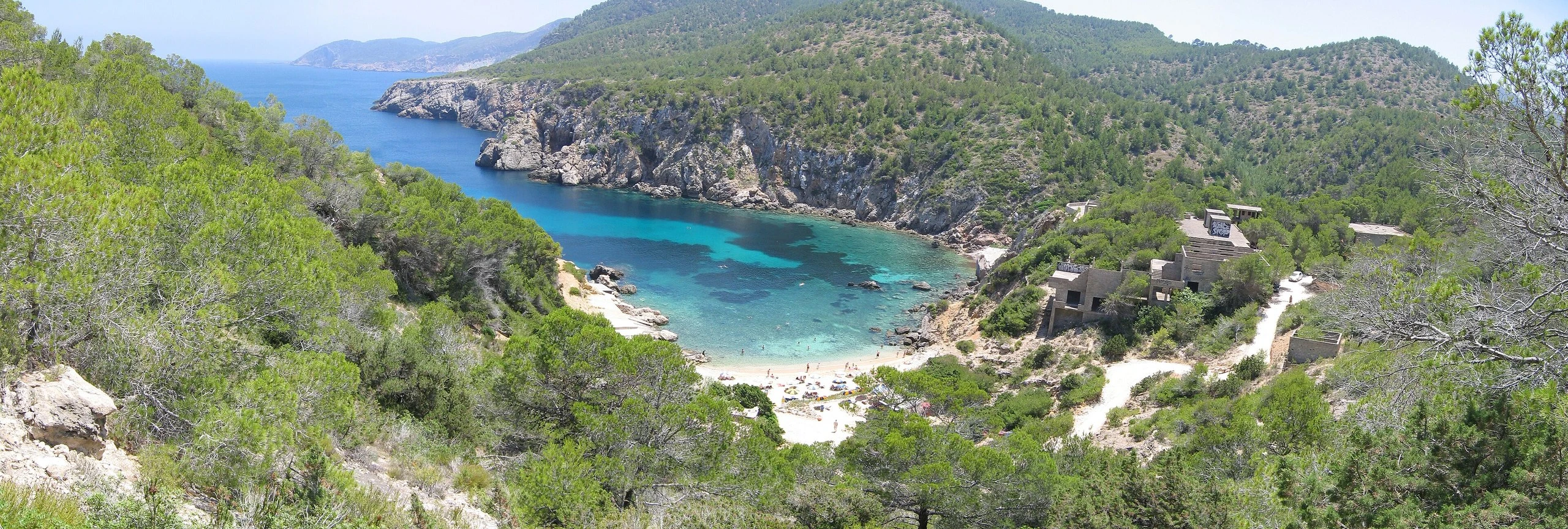 De ruïne van Cala d’en Serra, secret spot op Ibiza