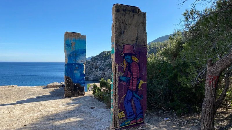 De ruïne van Cala d’en Serra, secret spot op Ibiza